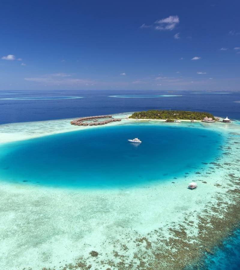 Остров Baros Maldives и лагуна с воздуха