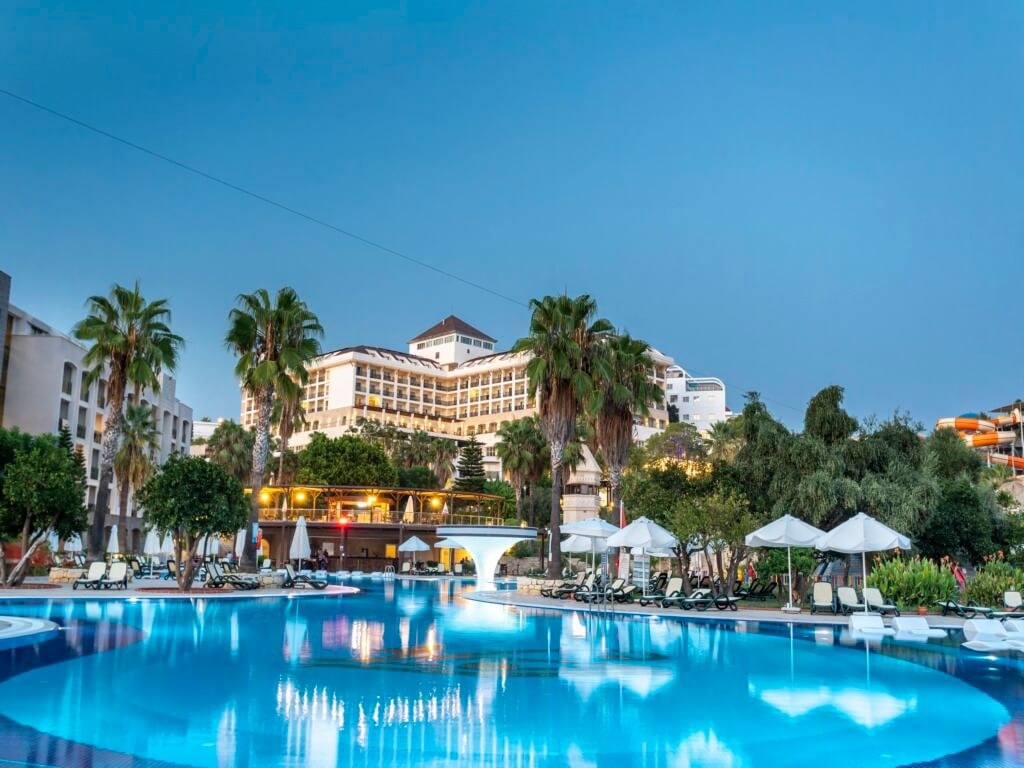 Horus Paradise Luxury Resort