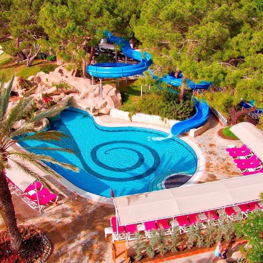 Pirate’s Beach Club