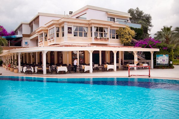 Club Boran Mare Beach