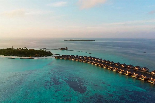 Emerald Faarufushi Resort & Spa