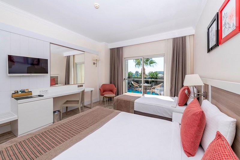 Port River Hotel & Spa, фото 3