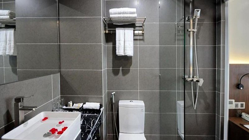 Crown Nguyen Hoang Hotel, фото 11