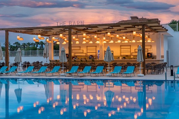 Arcanus Hotels Trendline Side