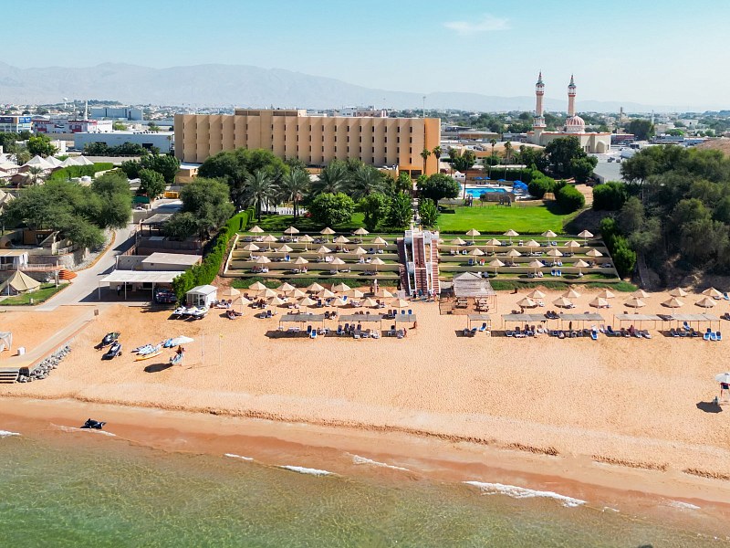 BM Beach Hotel, фото 1