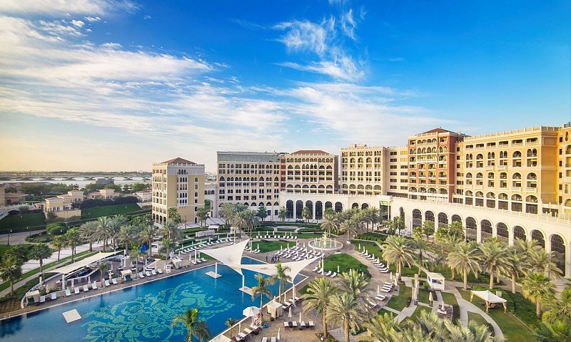 The Ritz-Carlton Abu Dhabi, фото 1