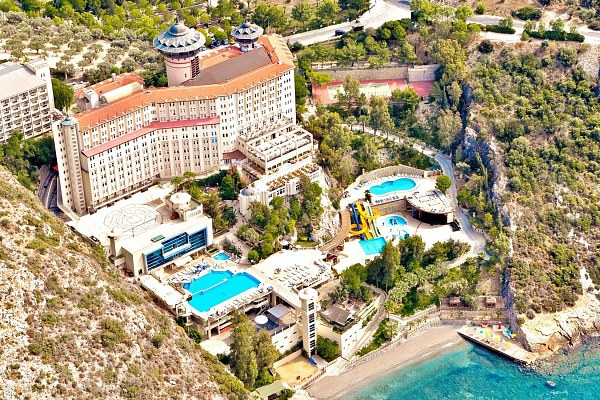Ladonia Hotels Adakule