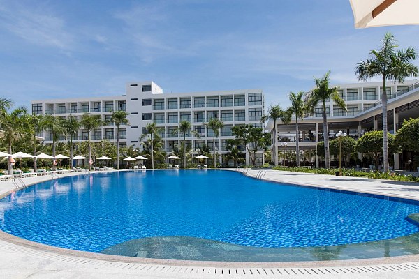 Diamond Bay Hotel