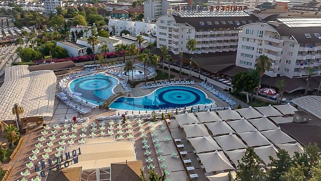 Lonicera World Resort & Spa Hotel