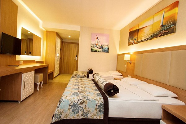 Blue Wave Suite Hotel