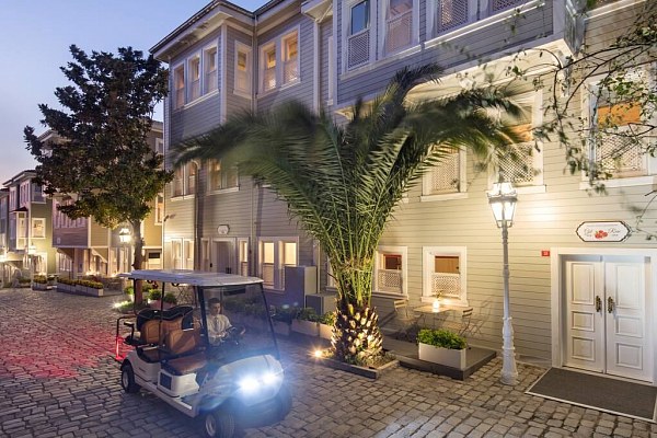 Hagia Sofia Mansions Istanbul, Curio Collection by Hilton