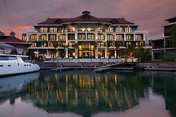 Eden Bleu Hotel
