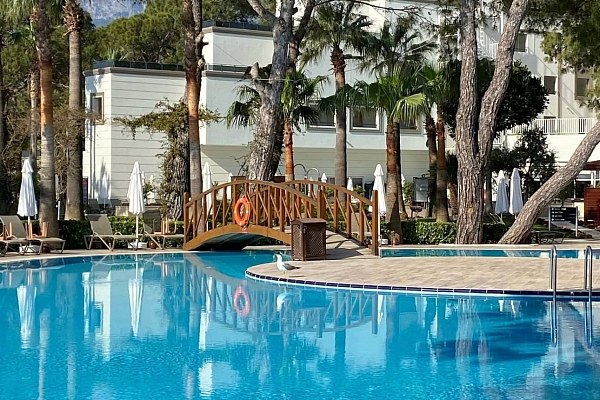 Seven Seas Hotel Life