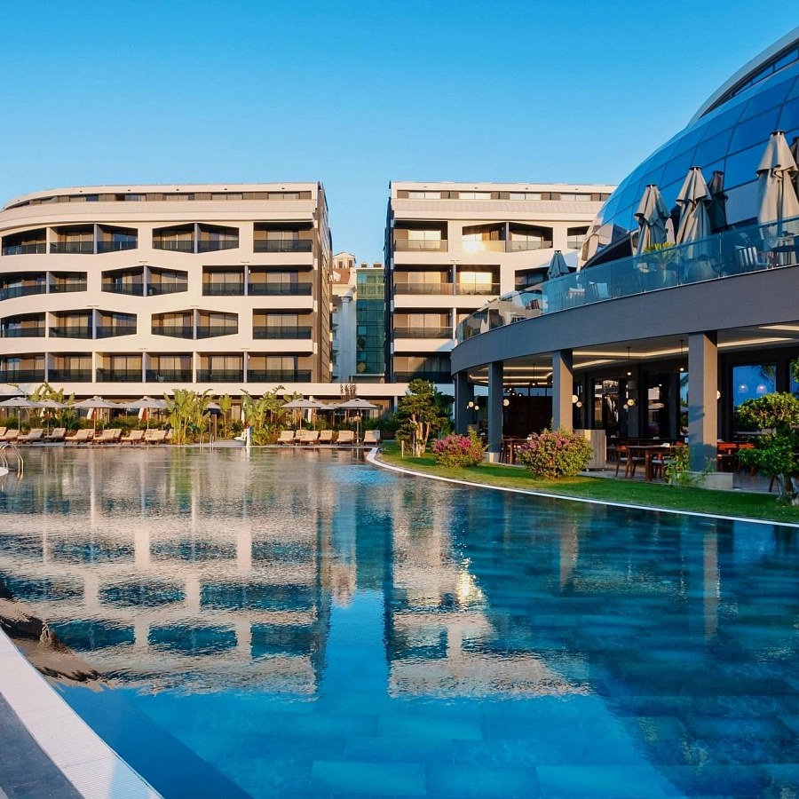 Liu Resorts
