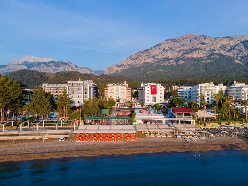 Lims Bona Dea Beach, фото 1
