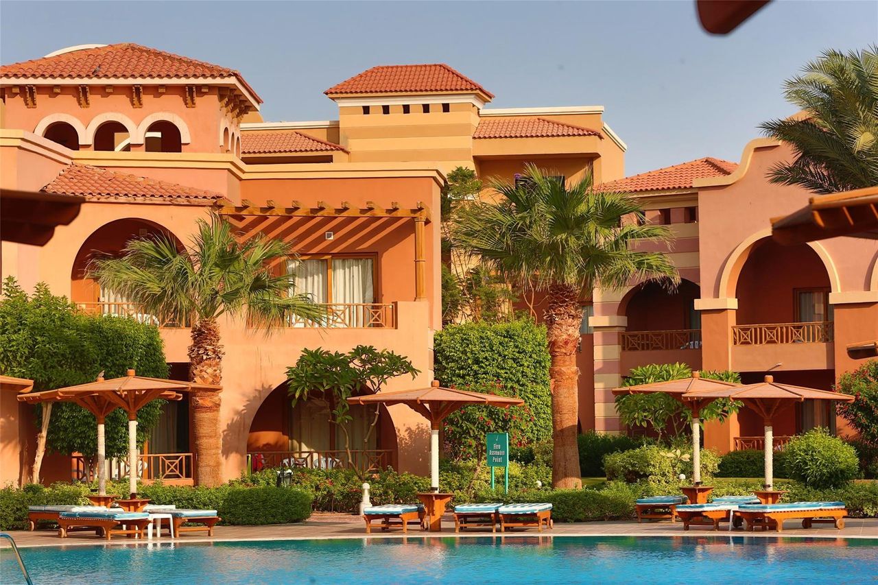 Charmillion Gardens Aqua Park (ex. Sea Gardens Resort)