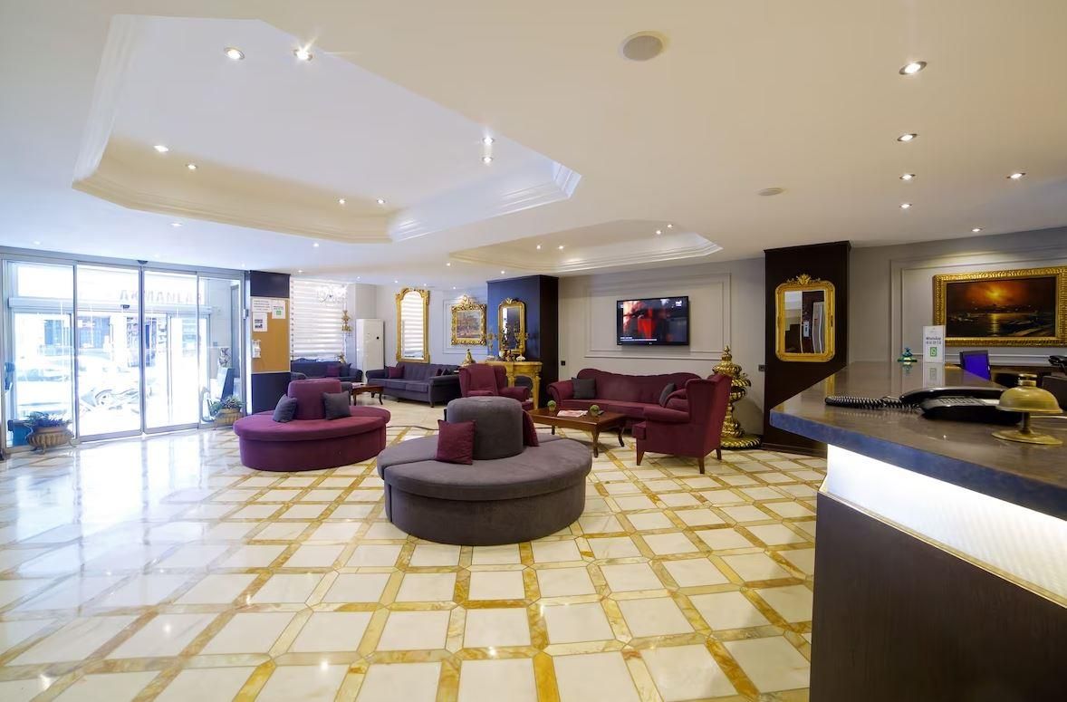 Grand Ant Hotel
