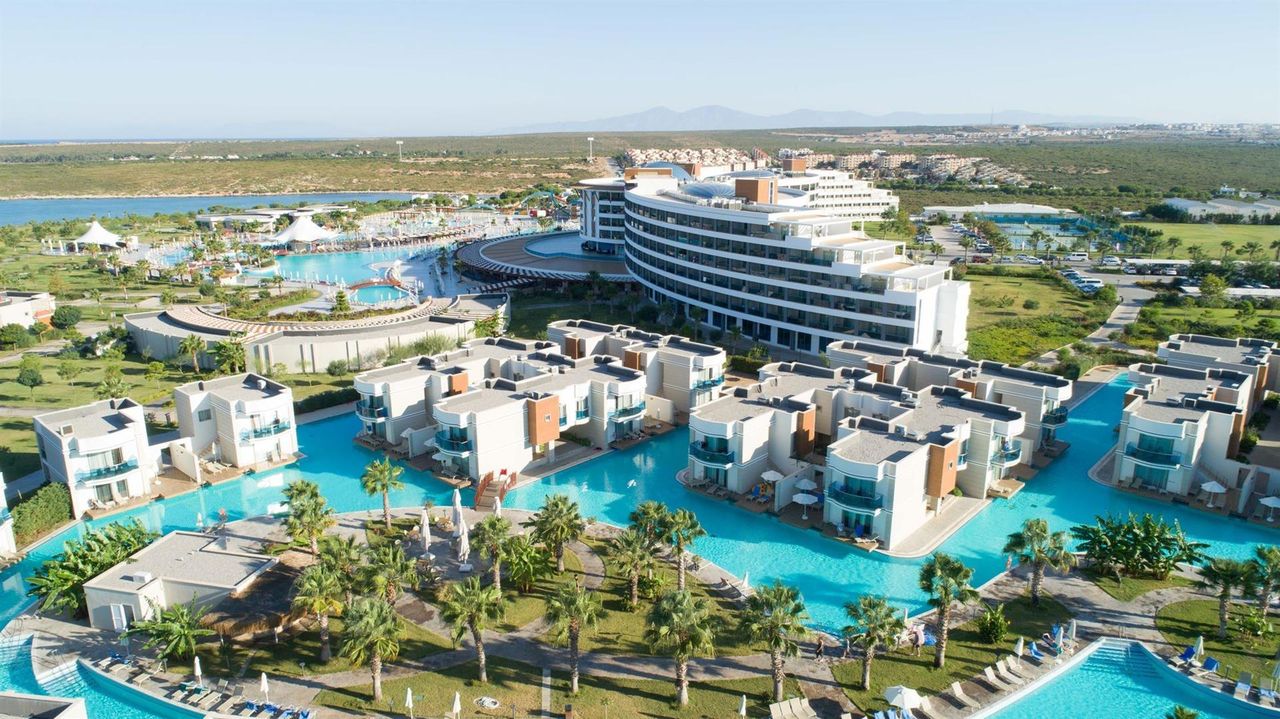 Aquasis de Luxe Resort & Spa