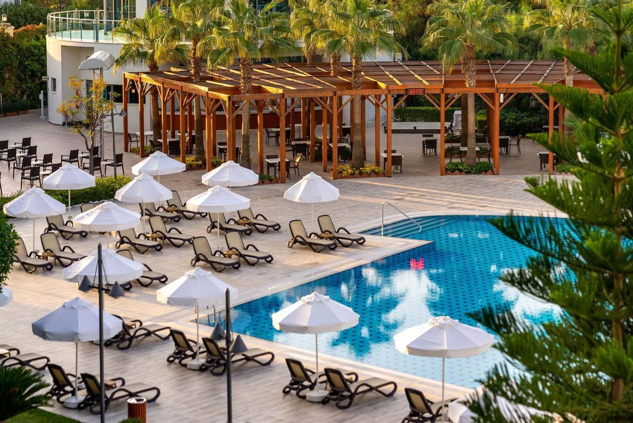 Commodore Elite Suites & Spa Adults Only 18+ — фото 4