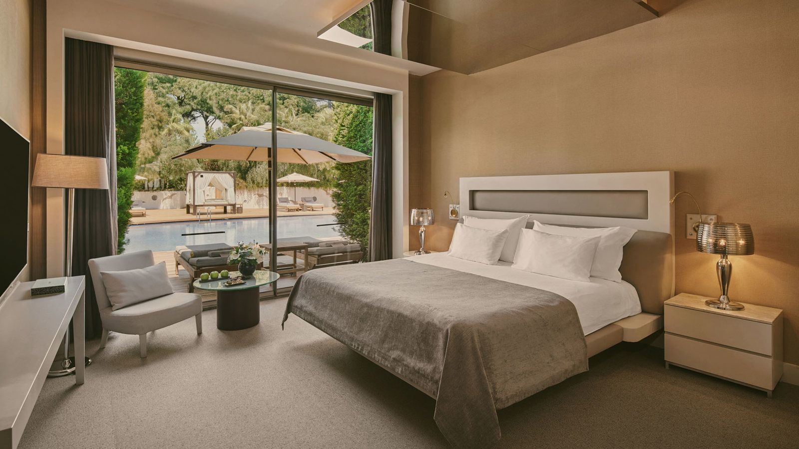 Terrace Lagoon Family Suite