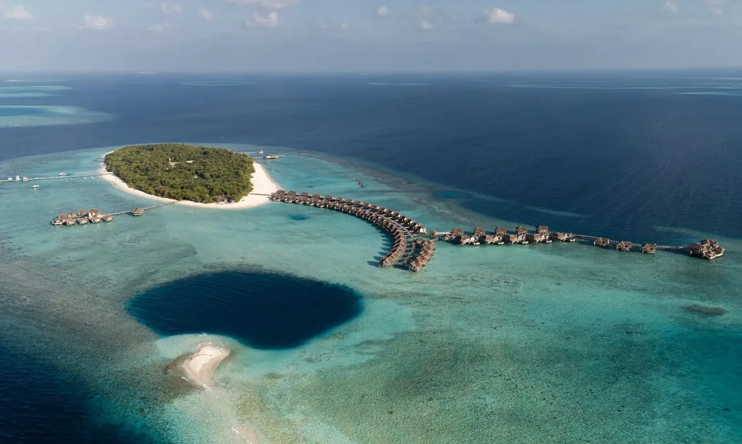 Vakkaru Maldives: остров и водные виллы