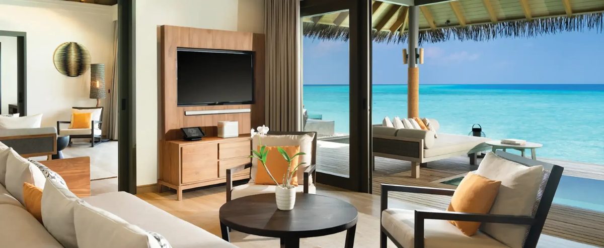 Гостиная One Bedroom Overwater Pool Residence